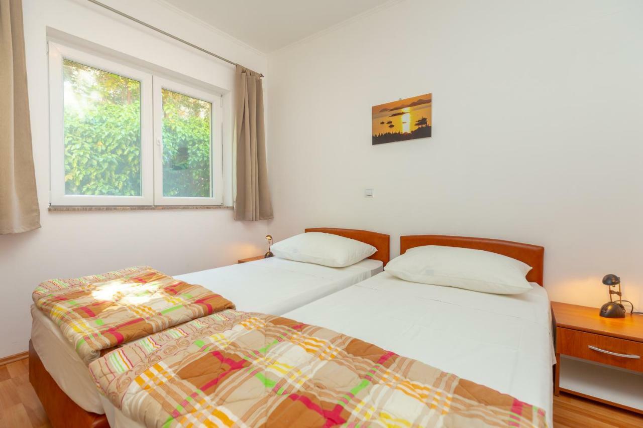 Apartments Vesna ツァヴタット エクステリア 写真