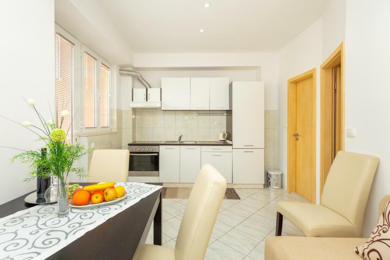 Apartments Vesna ツァヴタット エクステリア 写真