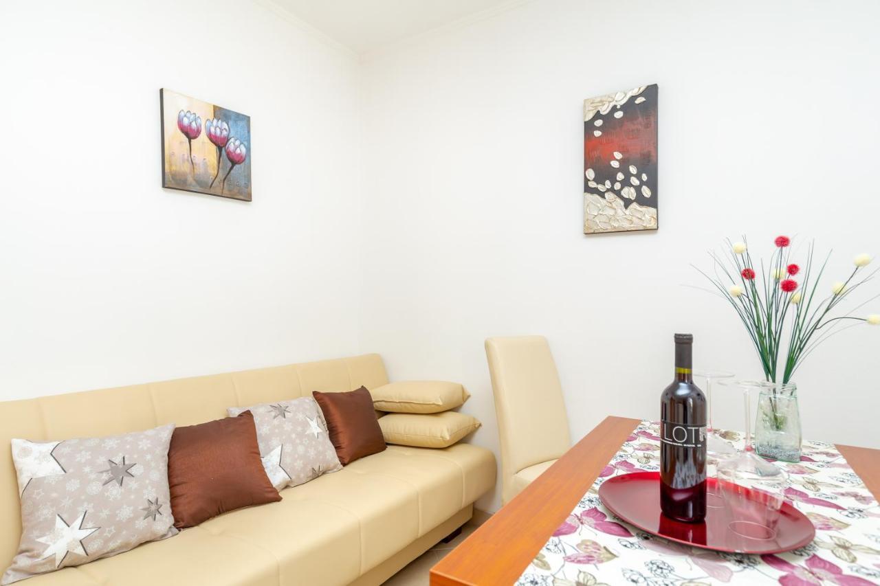 Apartments Vesna ツァヴタット エクステリア 写真