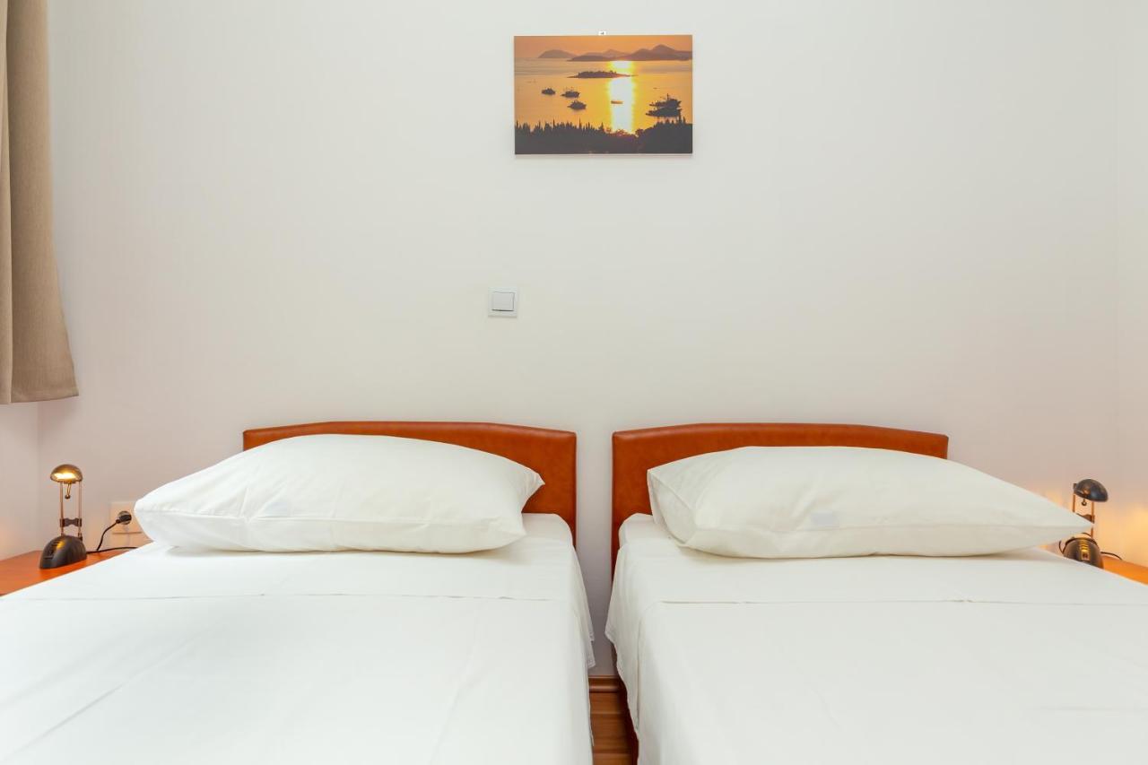 Apartments Vesna ツァヴタット エクステリア 写真