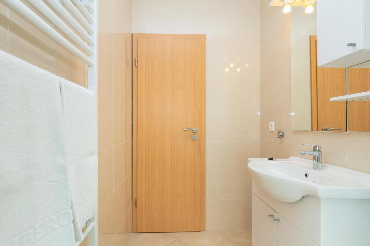 Apartments Vesna ツァヴタット エクステリア 写真